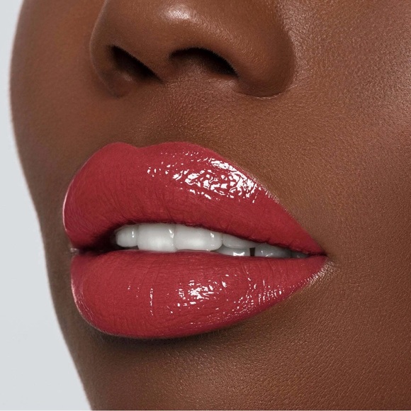 ‘HOTSHOT’ MORPHE Red Liquid Lipstick Lip gloss - Picture 3 of 3